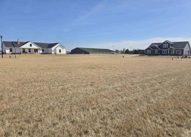 Property at 803 Darnall Dr, Geneseo, IL 61254