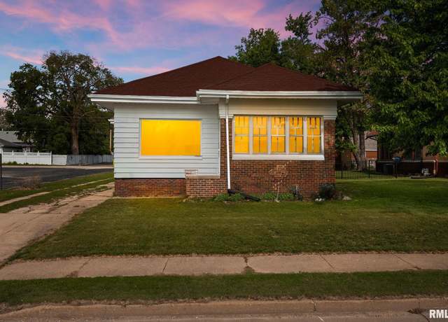 Property at 1017 N 4th St, Chillicothe, IL 61523, 2 beds, 1 bath
