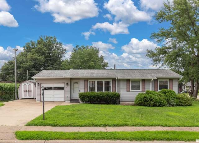 Property at 419 W 51st St, Davenport, IA 52806, 4 beds, 1.5 baths