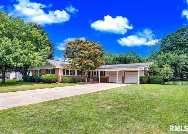Property at 6024 N Briarwood Ln, Peoria, IL 61614, 3 beds, 2.5 baths