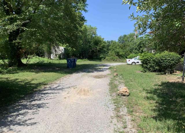 Property at 5281-5287 Country Club Rd #21, Murphysboro, IL 62966, 4 beds, 2 baths