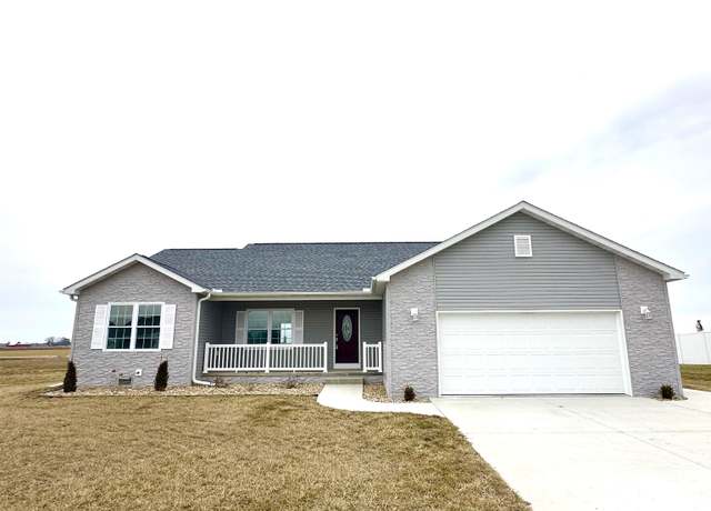 Property at 760 Fulton Dr, Centralia, IL 62801, 3 beds, 2 baths
