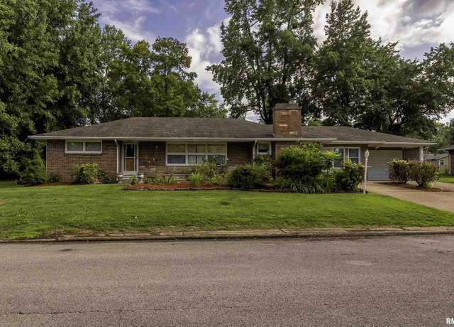 Property at 192 Circle Dr, Herrin, IL 62948, 3 beds, 1.5 baths