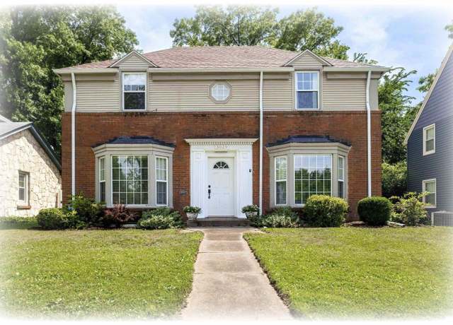 Property at 3029 E Locust St, Davenport, IA 52803, 3 beds, 1.5 baths