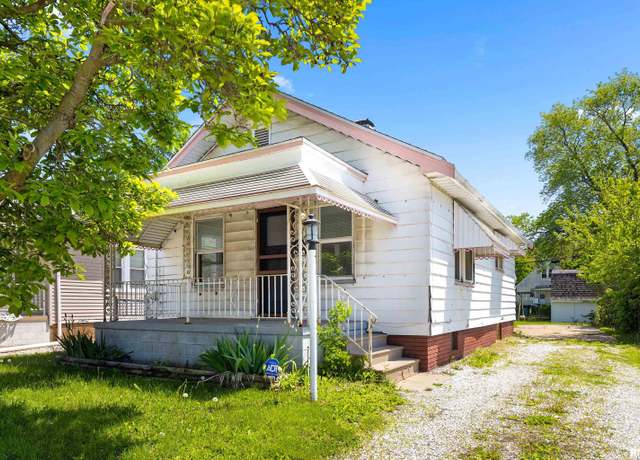 Property at 2414 W Lincoln Ave, Peoria, IL 61605, 2 beds, 1 bath