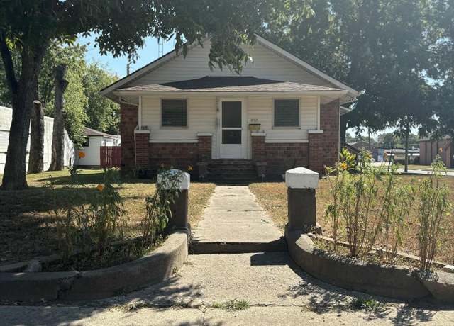 Property at 202 N Victor St, Christopher, IL 62822, 3 beds, 1 bath