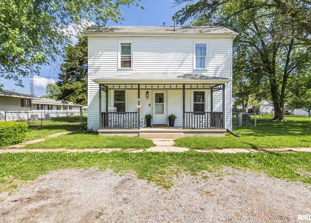 Property at 409 E 3rd St, Pleasant Plains, IL 62677, 3 beds, 1 bath