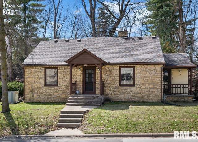 Property at 620 Thorwaldsen Pl, Clinton, IA 52732, 3 beds, 2 baths