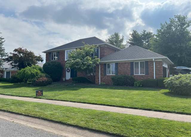 Property at 13 Jacobs Ln, Jacksonville, IL 62650, 4 beds, 3 baths