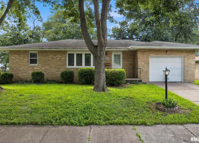 Property at 1513 S 6th St, Pekin, IL 61554, 2 beds, 1.5 baths
