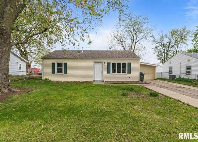 Property at 2008 W 75th Pl, Davenport, IA 52806, 3 beds, 1 bath