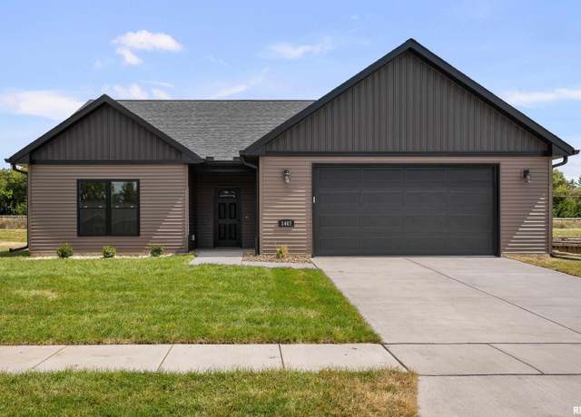 Property at 1407 Colonial Ct, Eldridge, IA 52748, 3 beds, 2 baths