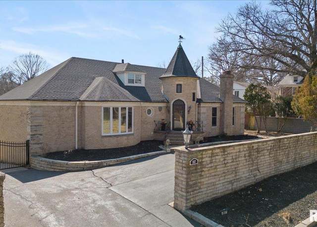 Property at 3117 E Locust St, Davenport, IA 52803-3558, 4 beds, 4 baths