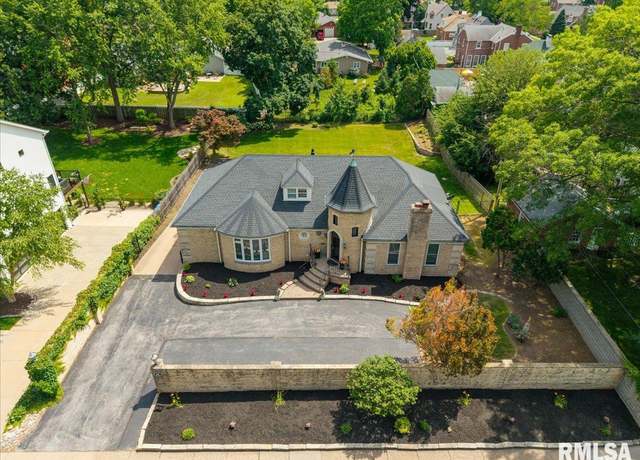 Property at 3117 E Locust St, Davenport, IA 52803-3558, 4 beds, 4 baths