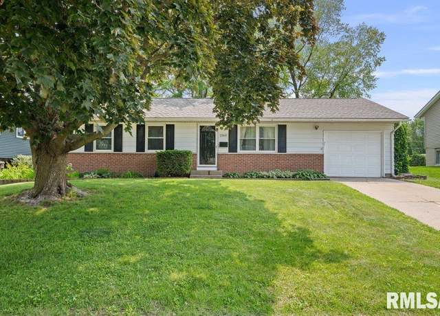 Property at 2303 Pinehurst St, Bettendorf, IA 52722, 4 beds, 2 baths
