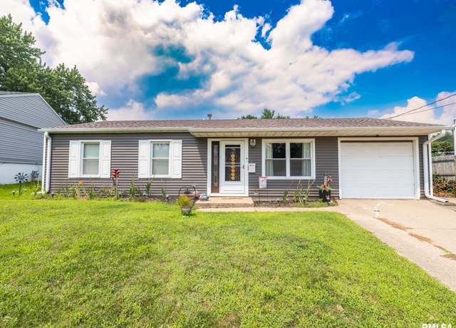 Property at 1603 Memorial Dr, Pekin, IL 61554, 3 beds, 1 bath