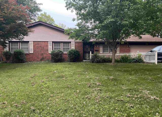 Property at 4020 Hazelcrest Dr, Springfield, IL 62703, 3 beds, 2 baths