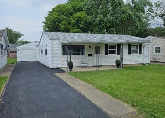 Property at 1037 Centre St, Springfield, IL 62704, 3 beds, 1 bath