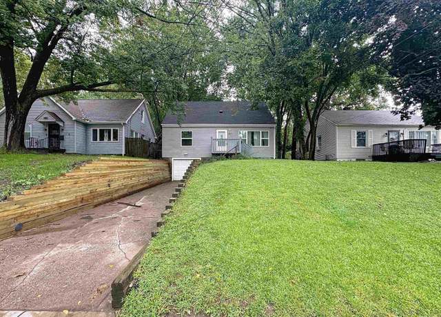 Property at 435 Waverly Rd, Davenport, IA 52804-4310, 3 beds, 1 bath