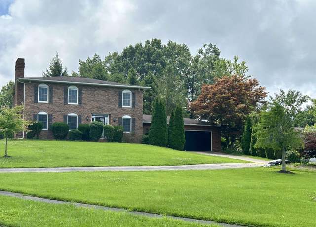 Property at 317 S Lu Ct, Carbondale, IL 62901, 4 beds, 3.5 baths