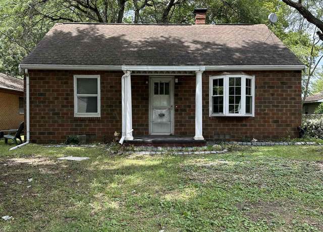 Property at 2023 S Elizabeth St, Peoria, IL 61605, 3 beds, 1 bath