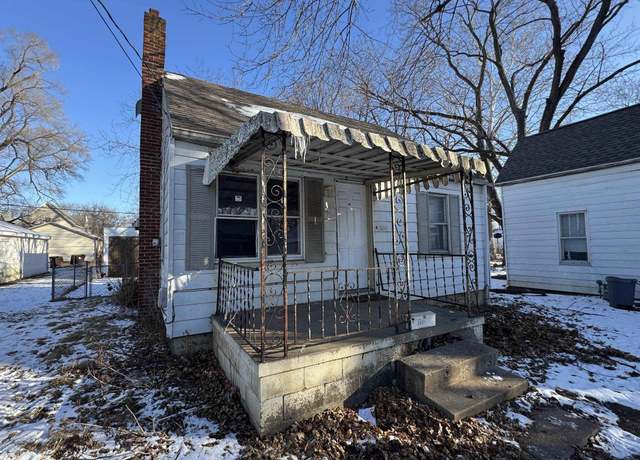 Property at 3031 Meidroth St, Peoria, IL 61605, 2 beds, 1 bath