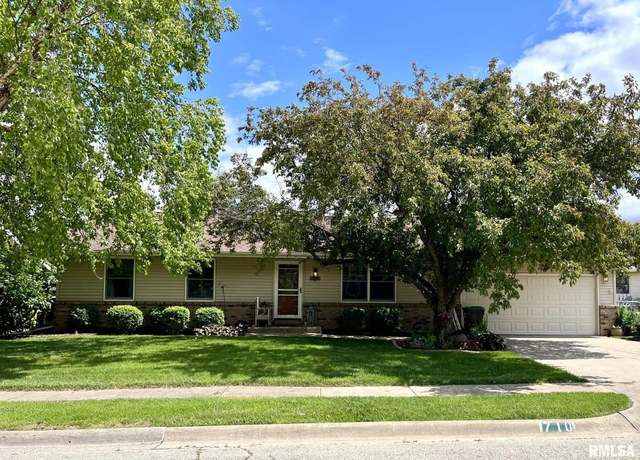 Property at 710 Pierce St, Morton, IL 61550, 3 beds, 2.5 baths