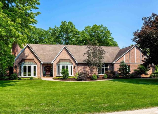Property at 2700 11th Street Court, Moline, IL 61265, 3 beds, 2.5 baths