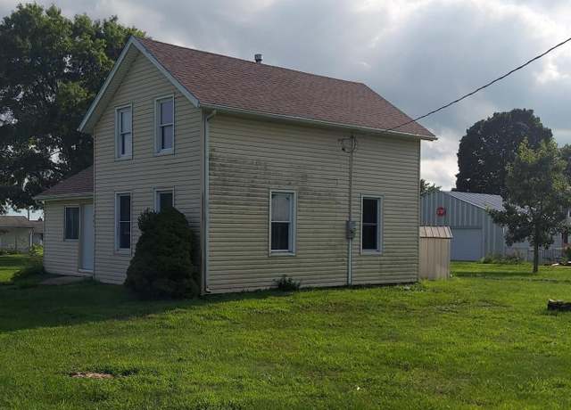 Property at 401 S 3rd Ave, New Windsor, IL 61465, 4 beds, 1 bath