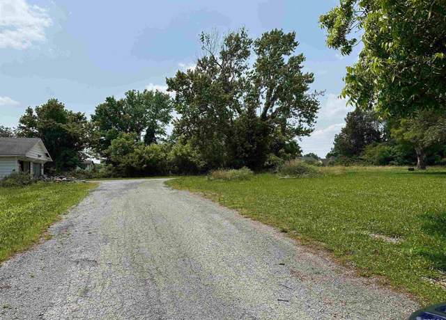 Property at 301 N Chestnut St, Christopher, IL 62822
