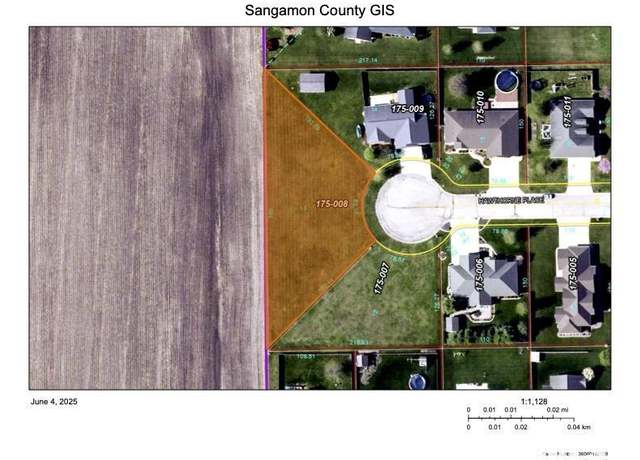 Property at 915 Hawthorne Pl, Pawnee, IL 62558