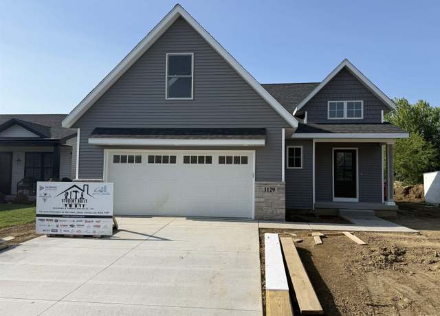 Property at 3129 W 34th St, Davenport, IA 52806, 3 beds, 2.5 baths