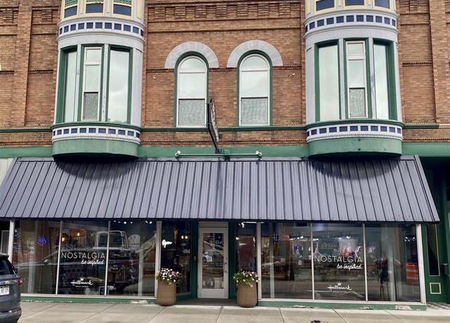 Property at 129 N Randolph St, Macomb, IL 61455, 2 beds, 2 baths