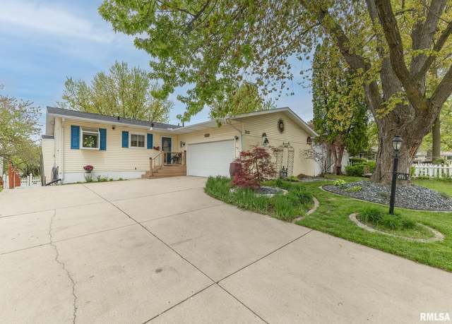 Property at 3515 36th St, Moline, IL 61265, 4 beds, 2.5 baths