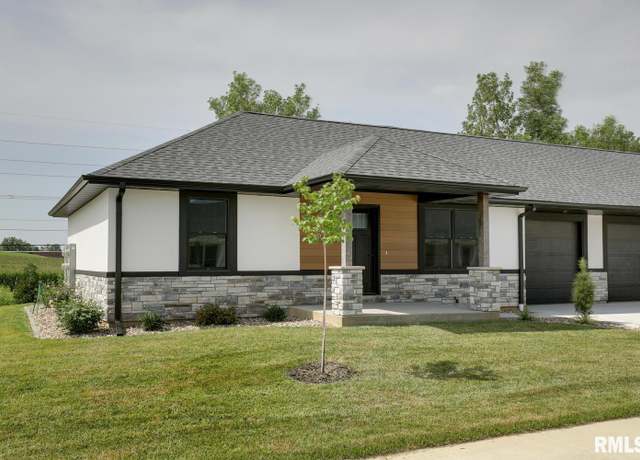 Property at 2813 N 23rd St, Quincy, IL 62305, 2 beds, 2.5 baths