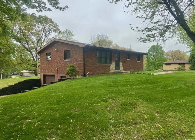Property at 728 Loren Dr, Quincy, IL 62305, 3 beds, 1 bath