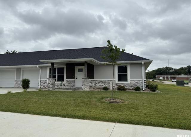 Property at 2815 N 23rd St, Quincy, IL 62305, 2 beds, 2 baths