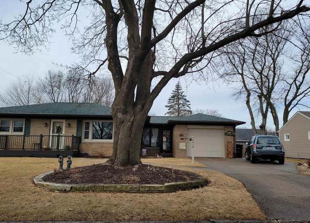 Property at 3418 25th St, Rock Island, IL 61201, 2 beds, 1 bath
