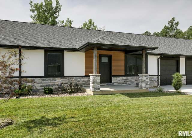 Property at 2805 N 23rd St, Quincy, IL 62305, 1 bed, 1.5 baths
