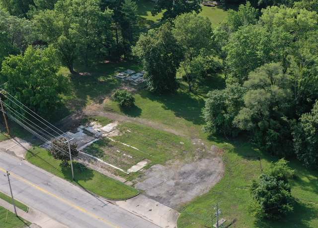 Property at 799 E Main St, Salem, IL 62881