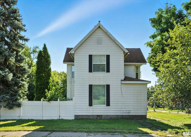 Property at 320 16th Avenue North, Clinton, IA 52732, 4 beds, 2 baths