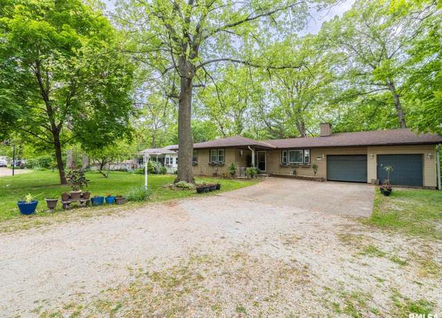 Property at 110 Oaklawn Ct, East Peoria, IL 61611, 3 beds, 2.5 baths