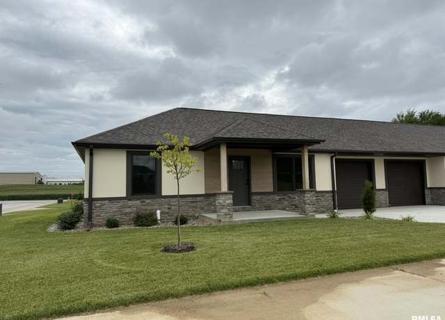 Property at 2829 N 23rd St, Quincy, IL 62305, 1 bed, 1.5 baths