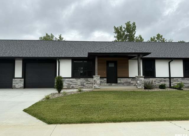 Property at 2809 N 23rd St, Quincy, IL 62305, 1 bed, 1.5 baths