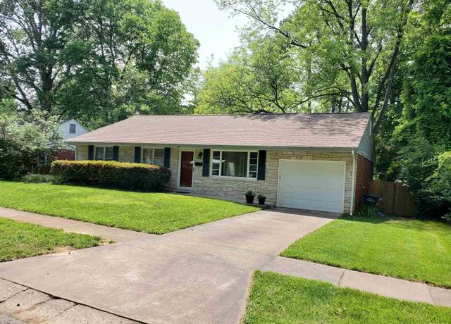 Property at 606 S Skyline Dr, Carbondale, IL 62901, 3 beds, 2 baths