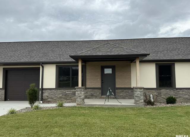 Property at 2825 N 23rd St, Quincy, IL 62305, 1 bed, 1.5 baths