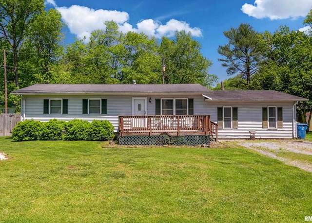 Property at 302 S Pecan St, Desoto, IL 62924, 3 beds, 1 bath
