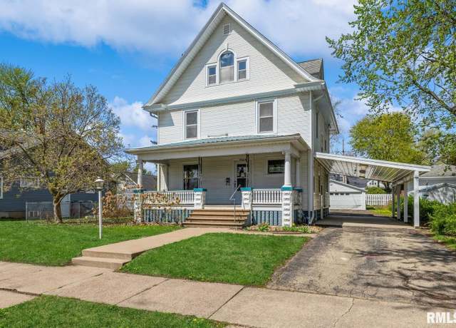 Property at 1524 Pershing Blvd, Clinton, IA 52732, 3 beds, 1.5 baths