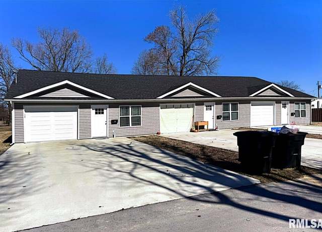 Property at 1404 W Prairie St, Marion, IL 62959, 6 beds, 3 baths