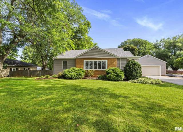 Property at 303 SW 12th St, Aledo, IL 61231, 3 beds, 2 baths